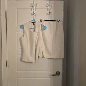 White House Black Market Cream Sleeveless Top